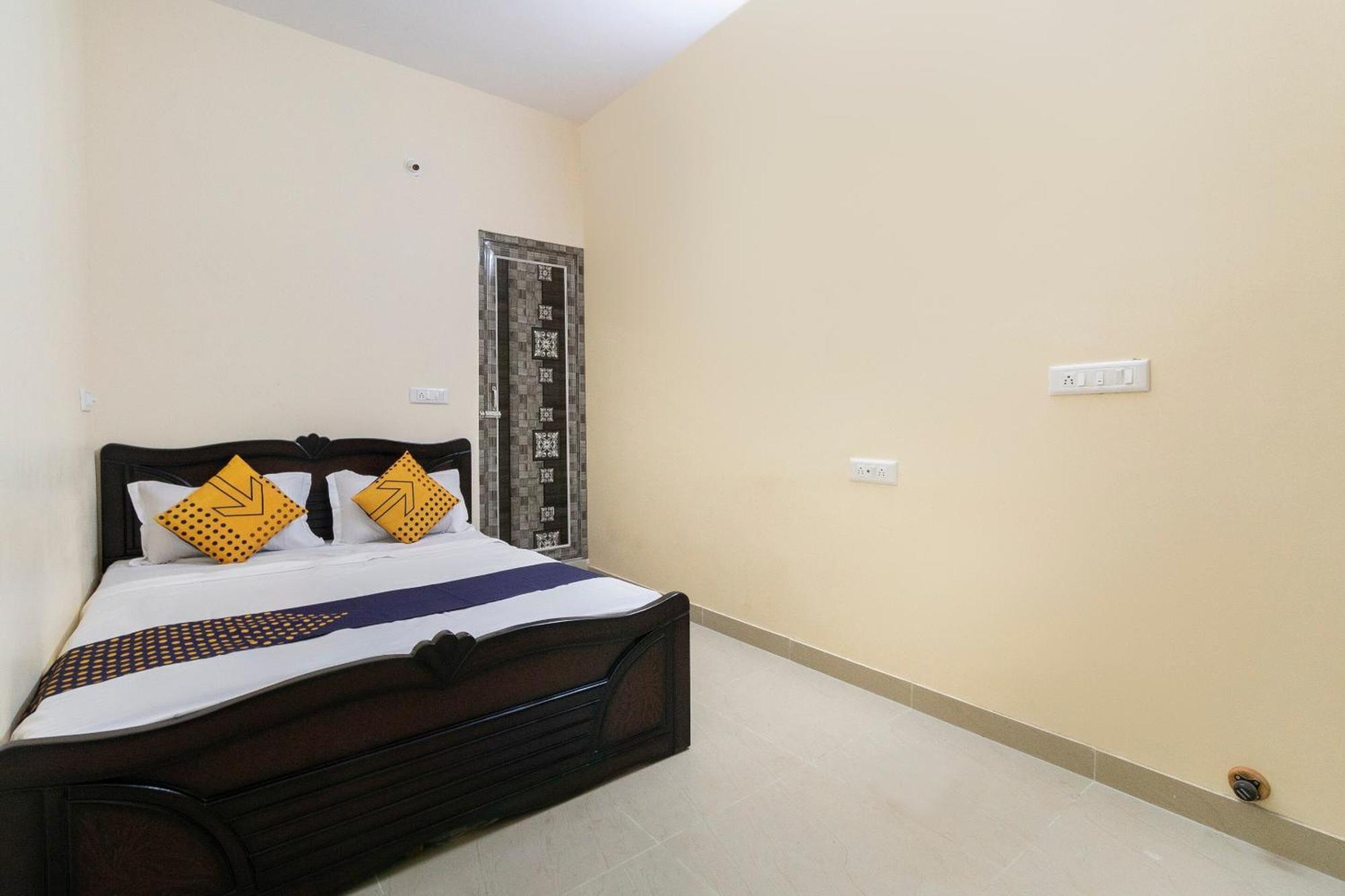 Spot On Ssr Lodging And Boarding Bangalore Exterior photo